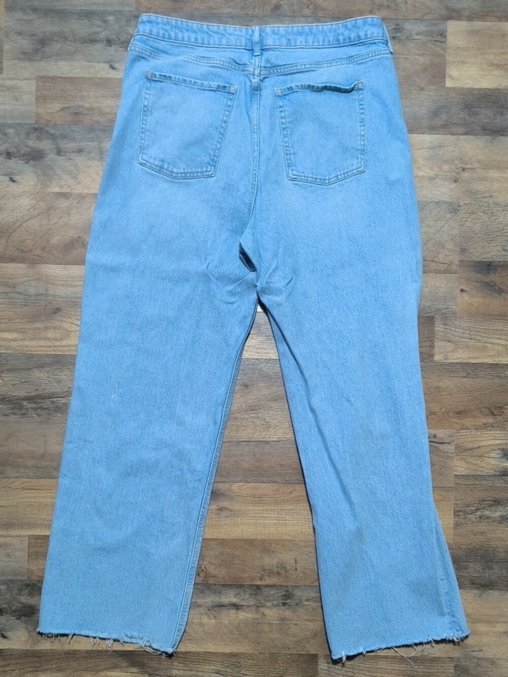 Old Navy Light Blue Boyfriend Jeans with Distressed Knees - Picture 3 of 3